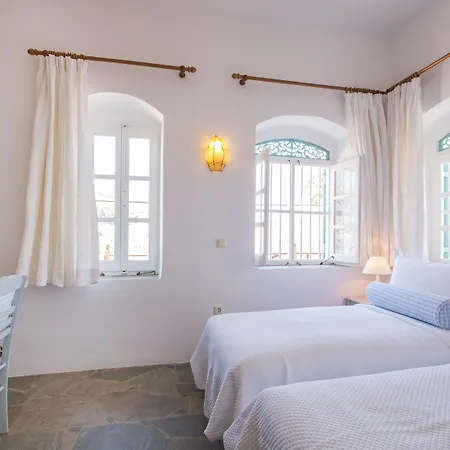 Hotel Emporio 4*