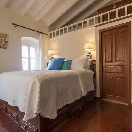 Emporio Hotel 4*